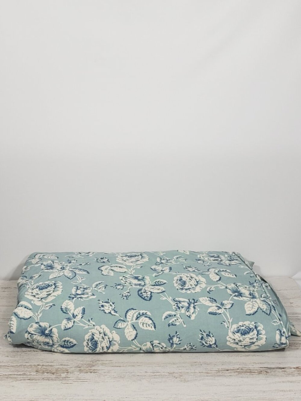 Ralph Lauren  Meadowland  Blue White Floral Roses  King Duvet